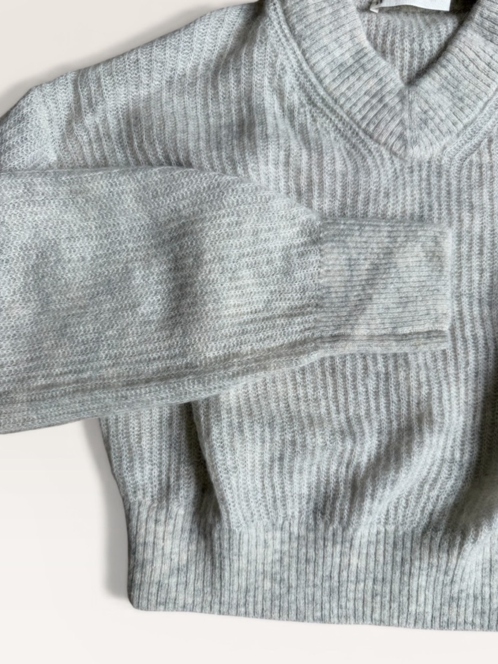 Everlane Light Beige V-Neck Ribbed Knit Sweater size medium - Picture 5 of 7